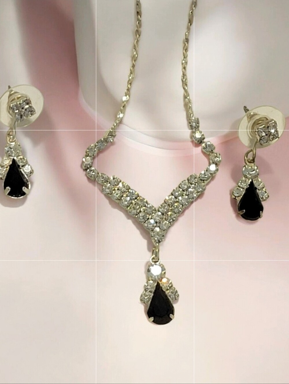 Elegant Black Teardrop Crystal Necklace and Earring Set